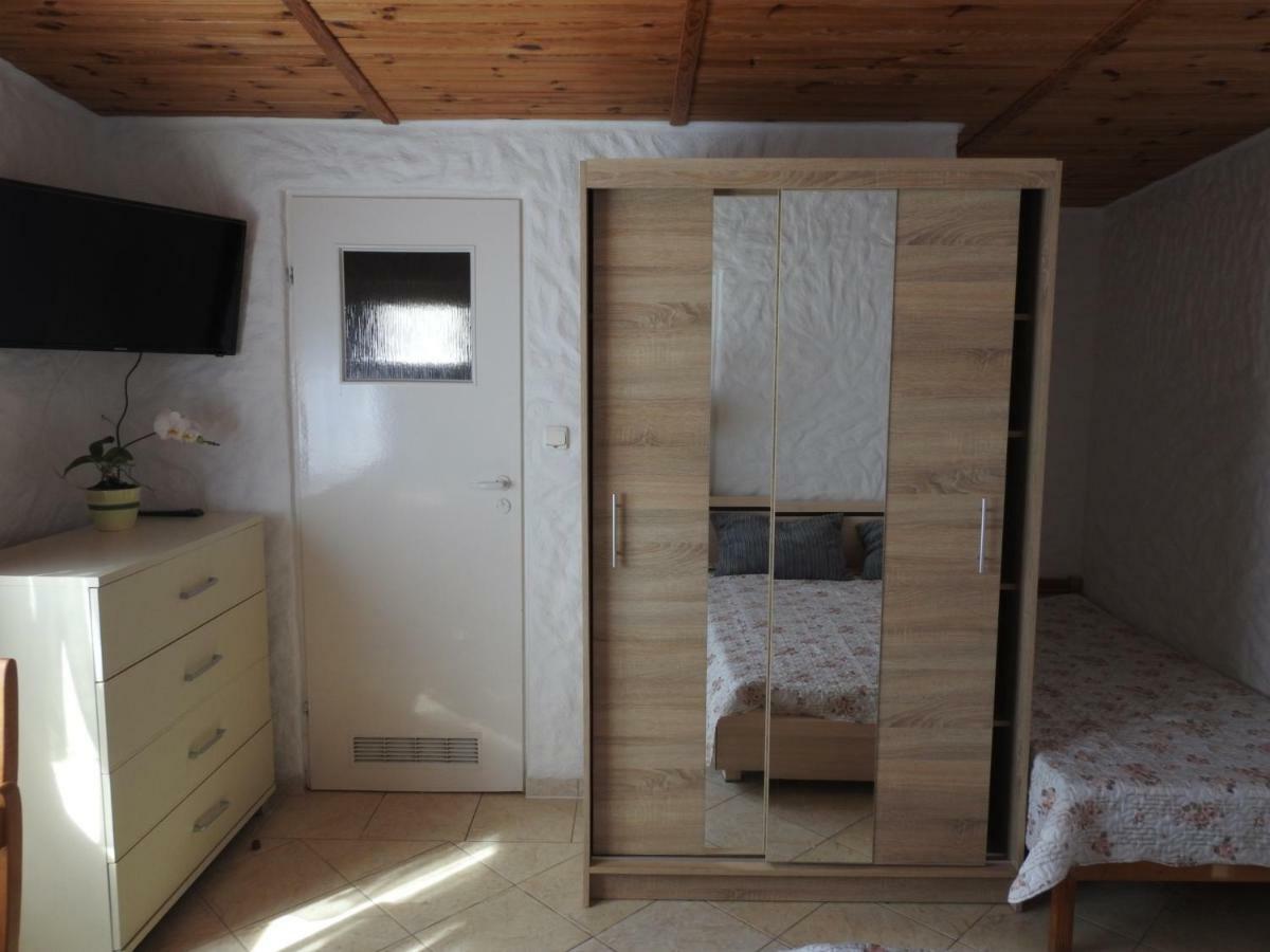 Malwa Appartamento Jezierzany Esterno foto