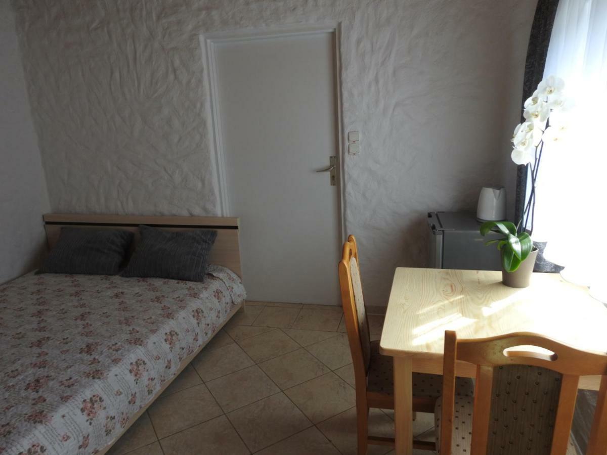 Malwa Appartamento Jezierzany Esterno foto